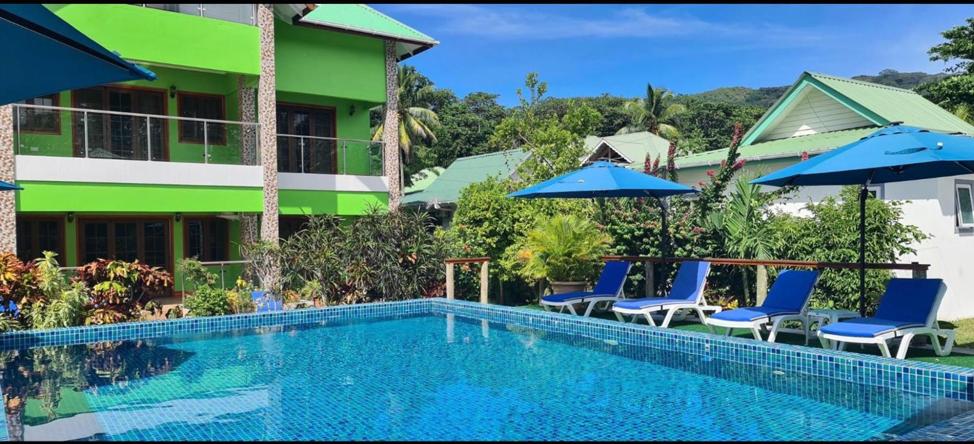 Benjamine'S Guesthouse ลาดิก ภายนอก รูปภาพ
